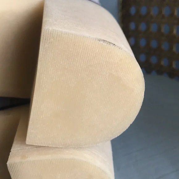 NWOT VICI light gray faux suede cream sherpa lug sole lace up ankle booties Sz 6 - Picture 13 of 13